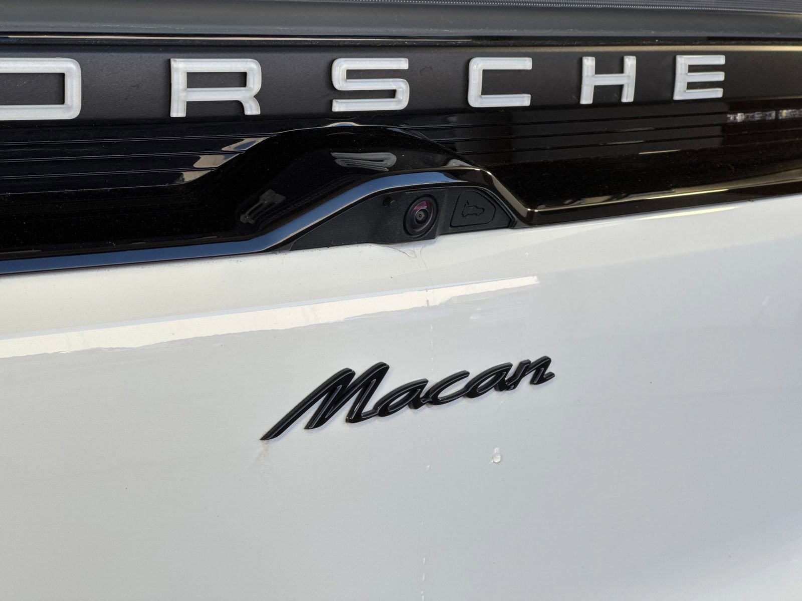 Certified 2025 Porsche Macan Electric image 35