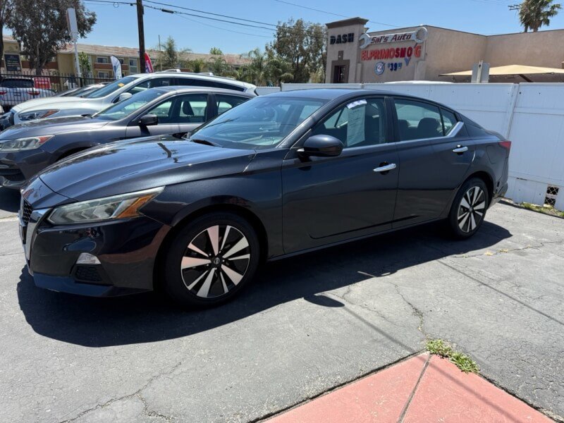 Used 2022 Nissan Altima 2.5 SV FWD image 1