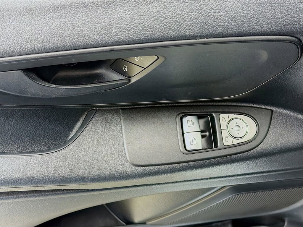 Used 2022 Mercedes-Benz Metris image 18