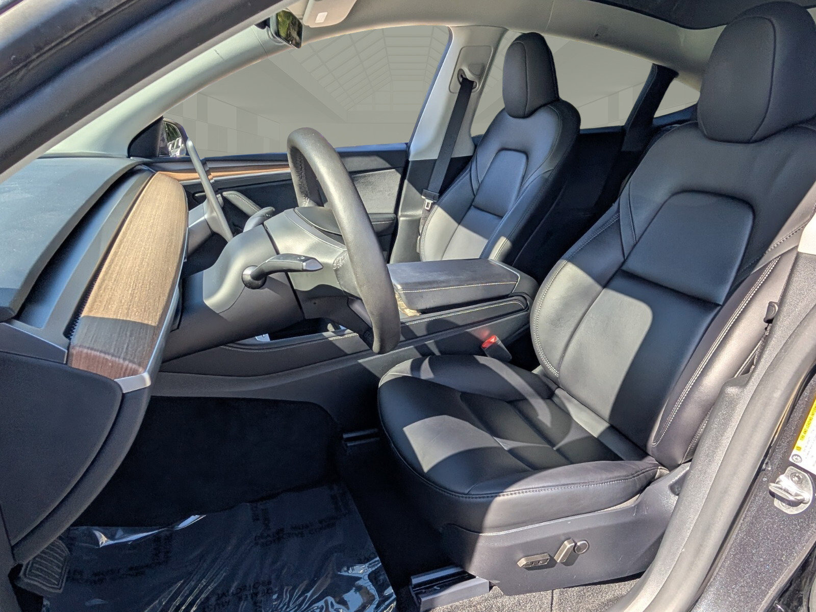 Used 2024 Tesla Model Y Long Range image 7