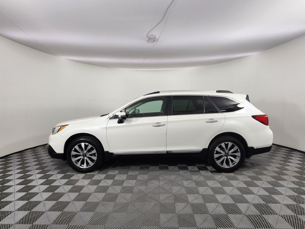 Used 2017 Subaru Outback 2.5i Touring w/ Popular Package #5A AWD/4WD image 2