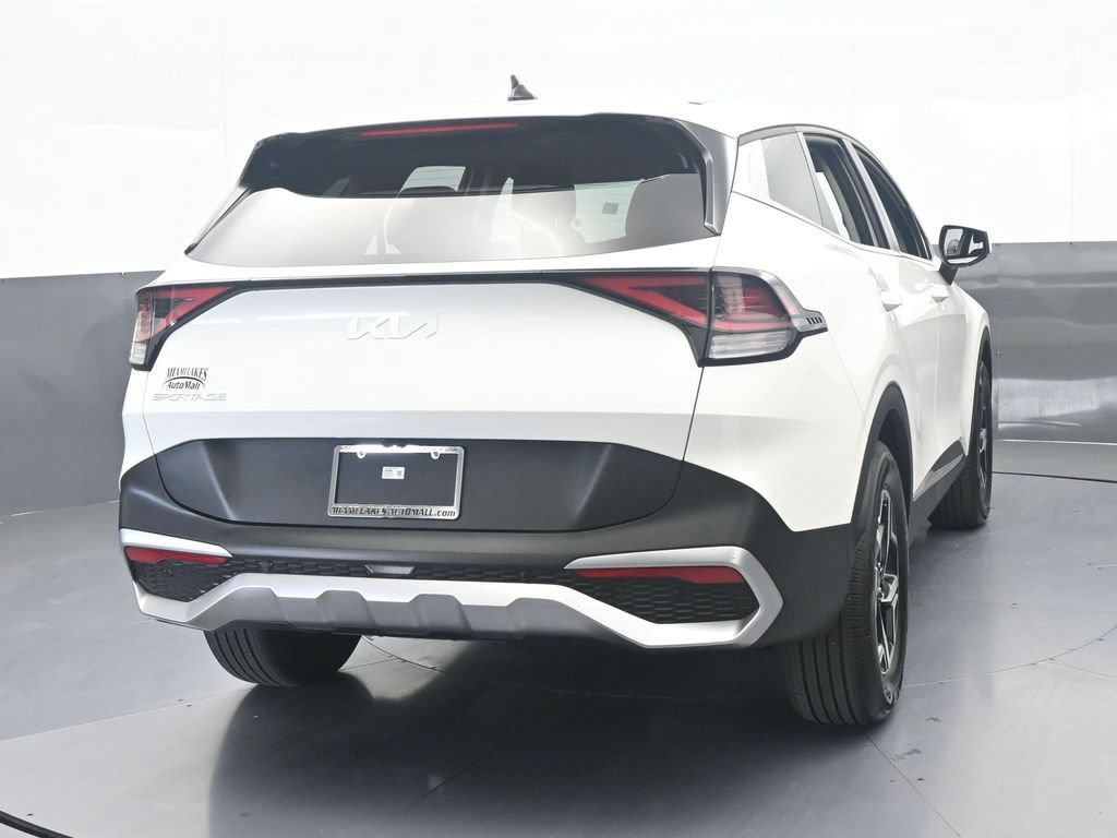 Used 2025 Kia Sportage LX FWD image 5