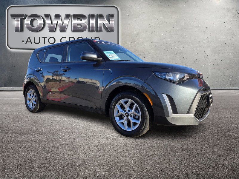 Used 2024 Kia Soul LX w/ Option Group 015 FWD image 2