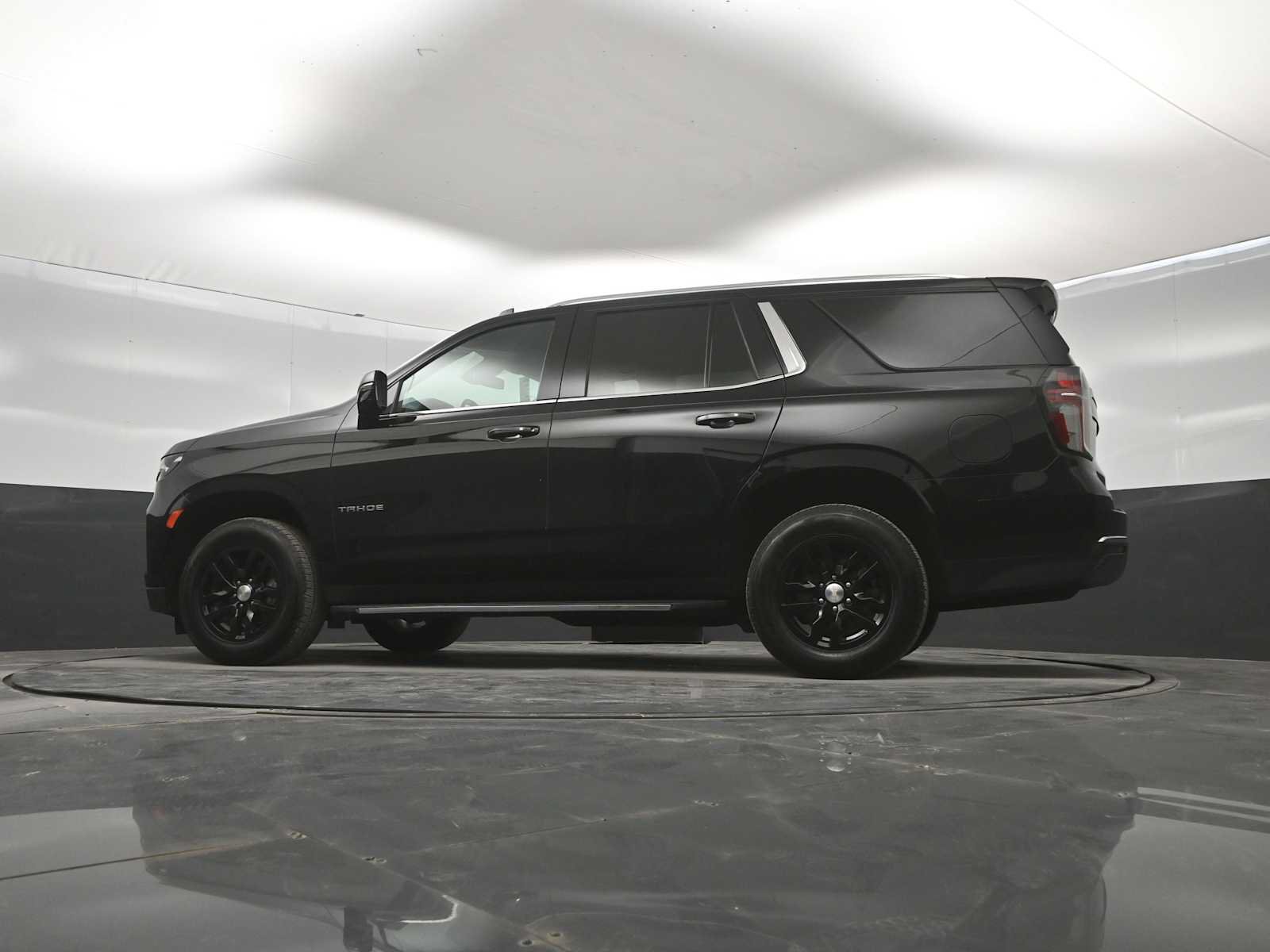 Used 2023 Chevrolet Tahoe LT w/ Luxury Package AWD/4WD image 36