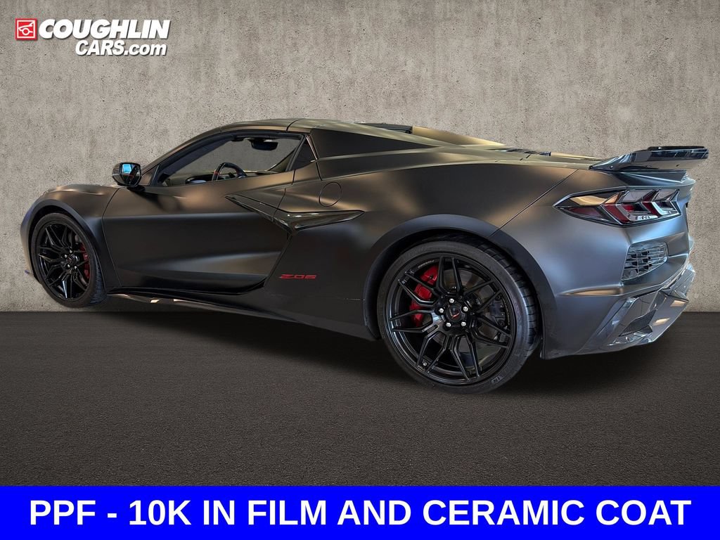 Used 2025 Chevrolet Corvette Z06 w/ Stealth Interior Trim Package RWD image 5