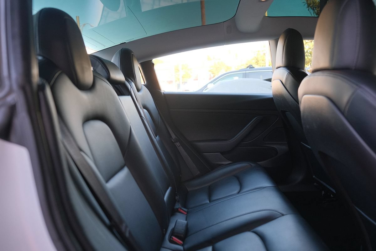 Used 2020 Tesla Model 3 Standard Range RWD image 25