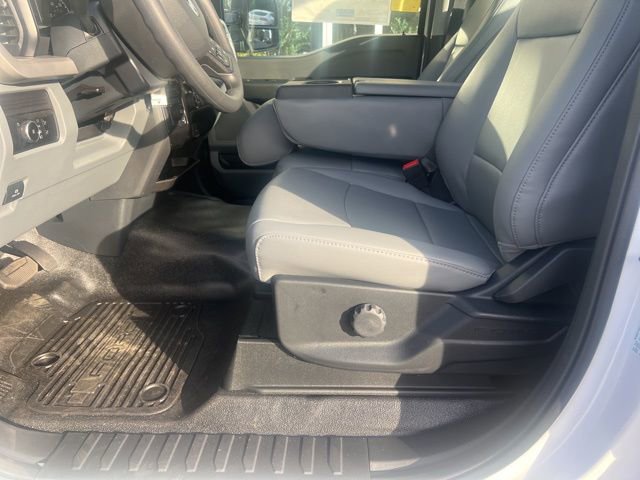 New 2026 Ford F550 4x4 Regular Cab Super Duty image 13
