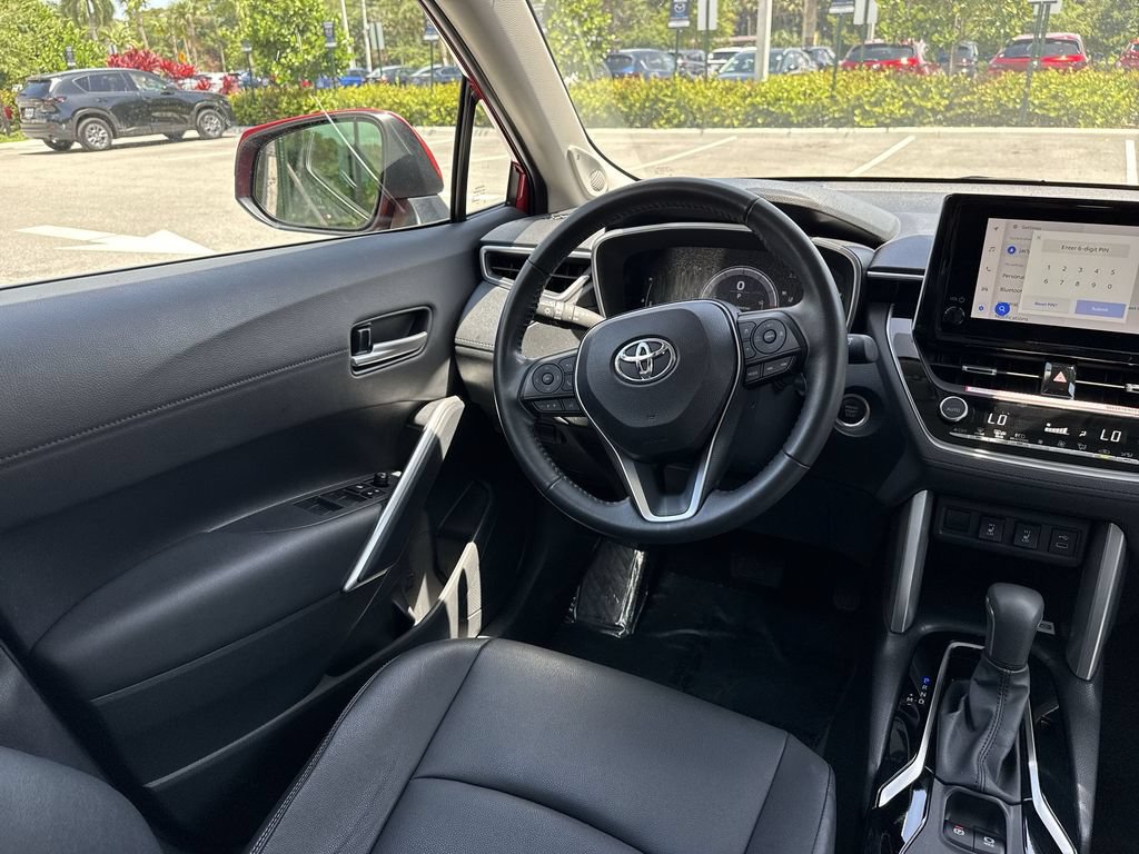 Used 2023 Toyota Corolla Cross XLE w/ Convenience Package FWD image 21