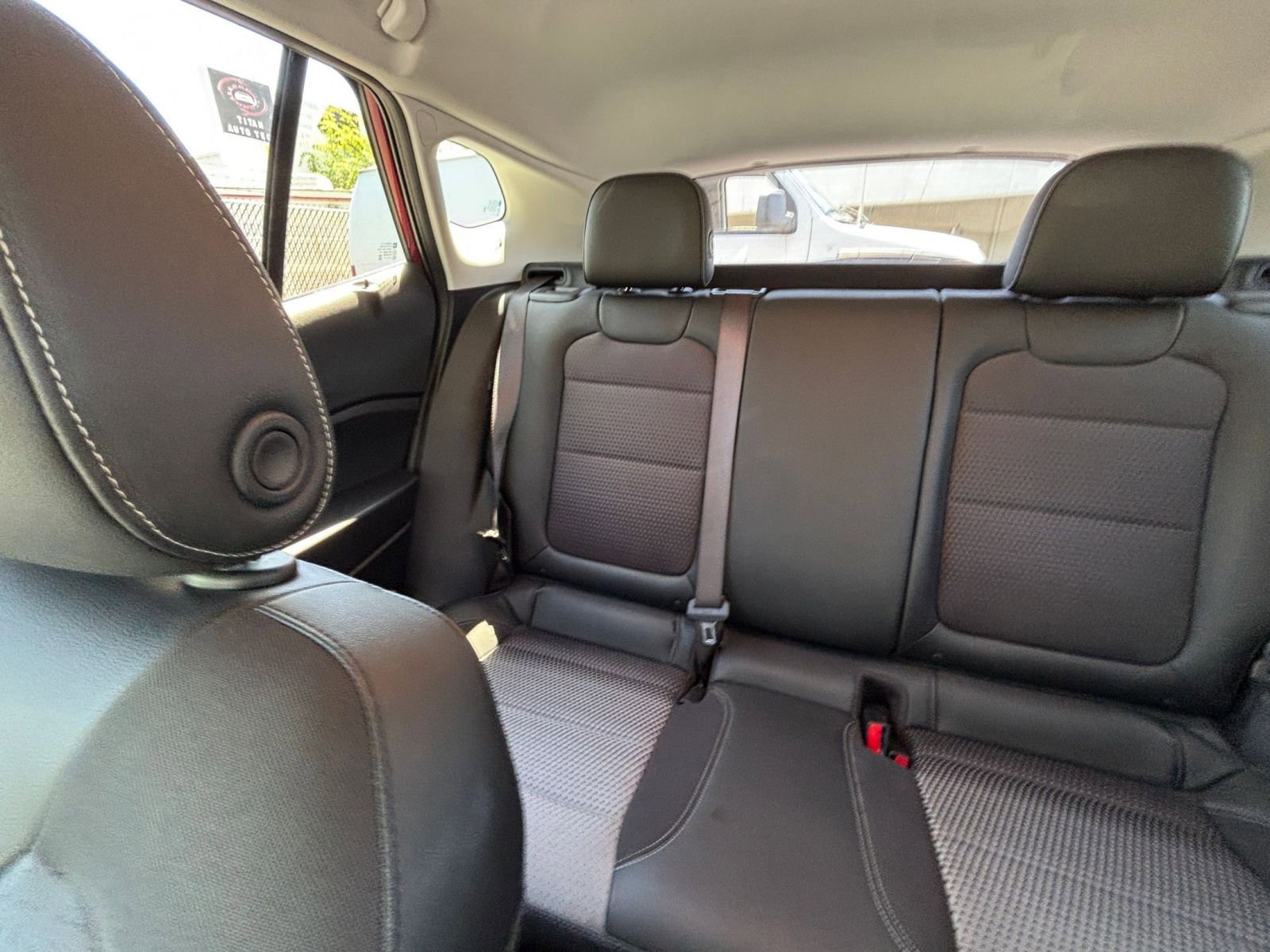 Used 2025 Chevrolet Trax LT FWD image 38