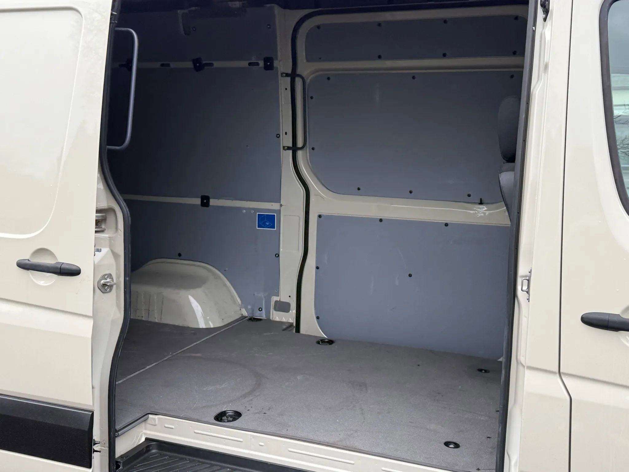 Used 2014 Mercedes-Benz Sprinter 3500 image 24