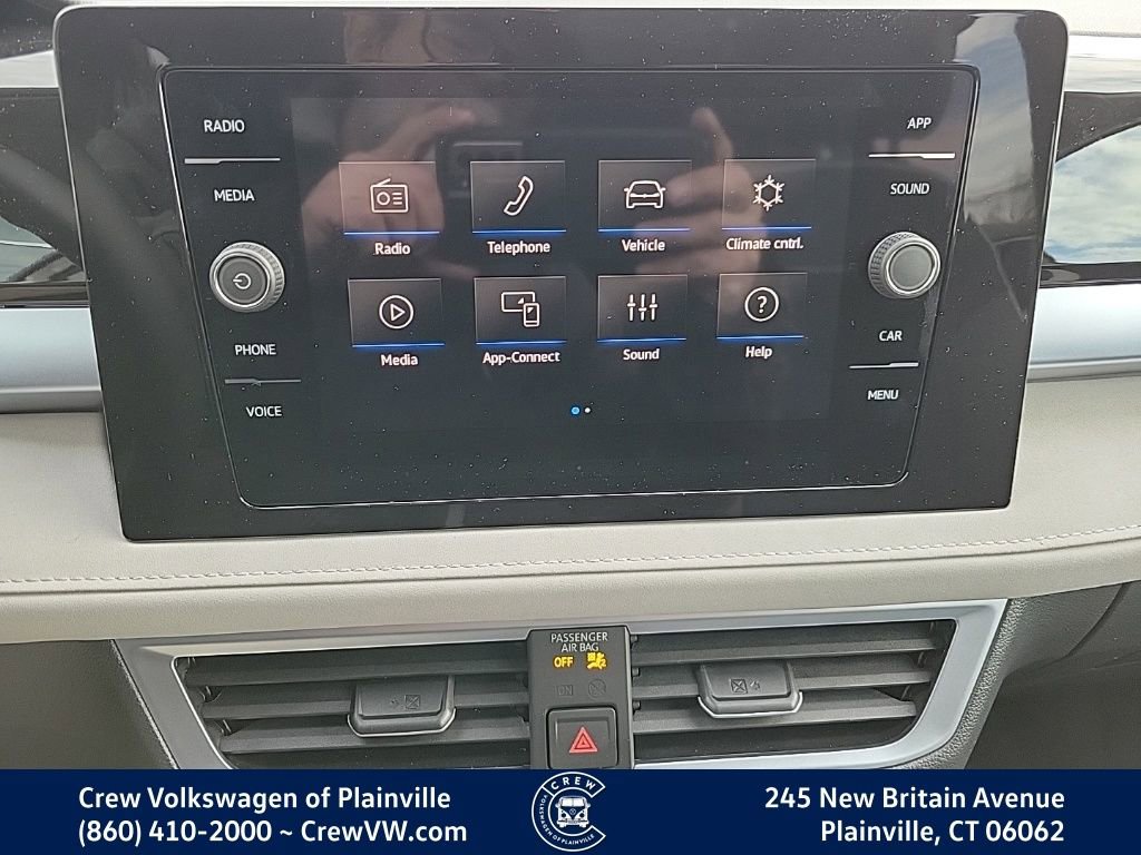 New 2026 Volkswagen Taos SE image 6