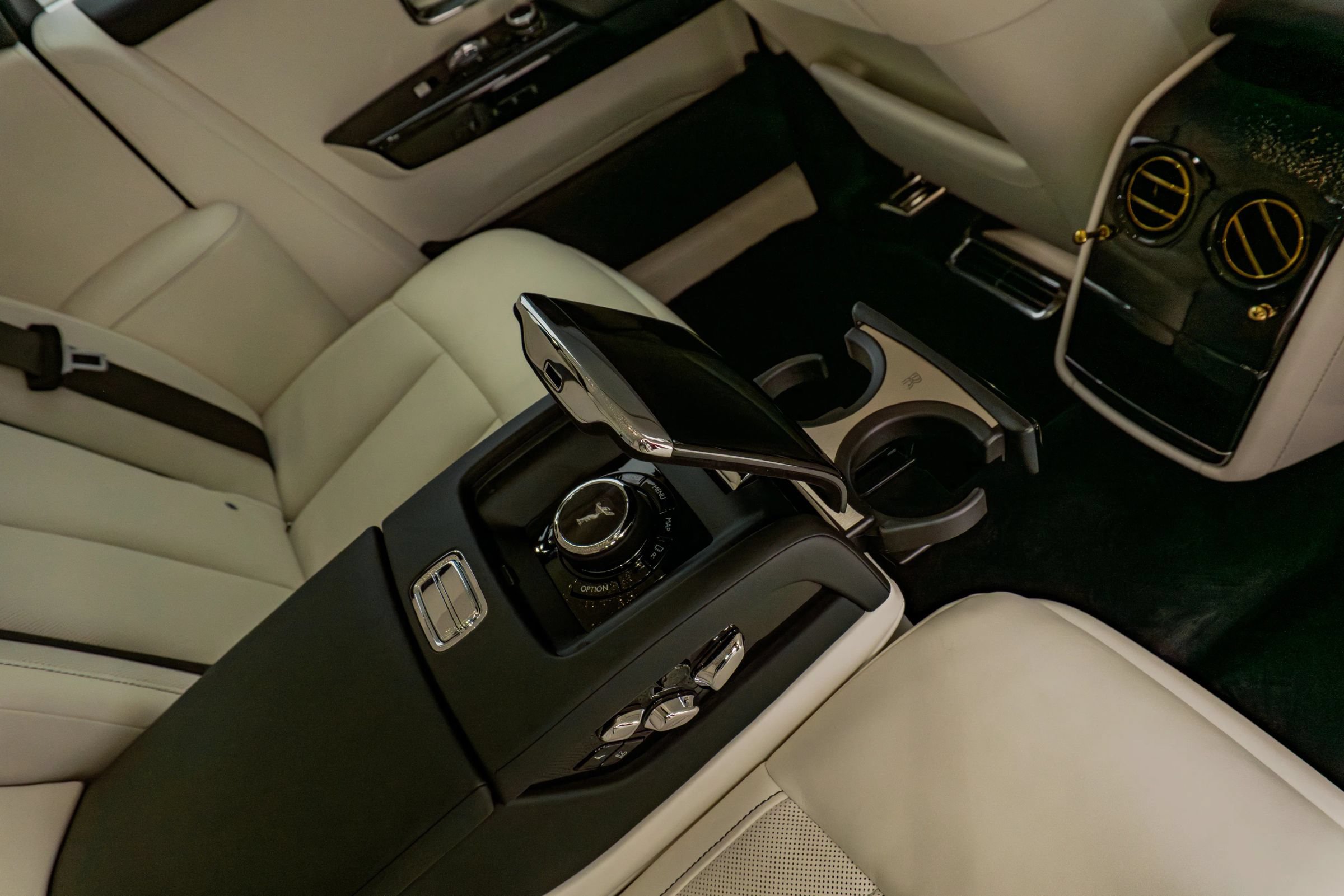 Used 2024 Rolls-Royce Phantom Sedan RWD image 58