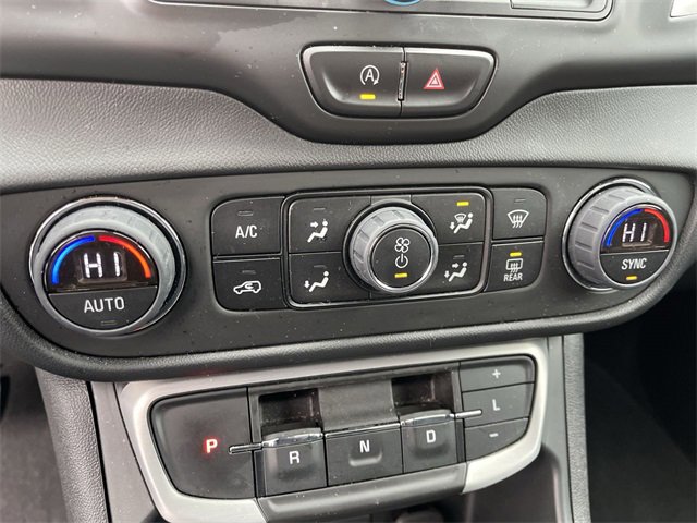 Used 2023 GMC Terrain SLE w/ Driver Convenience Package image 18