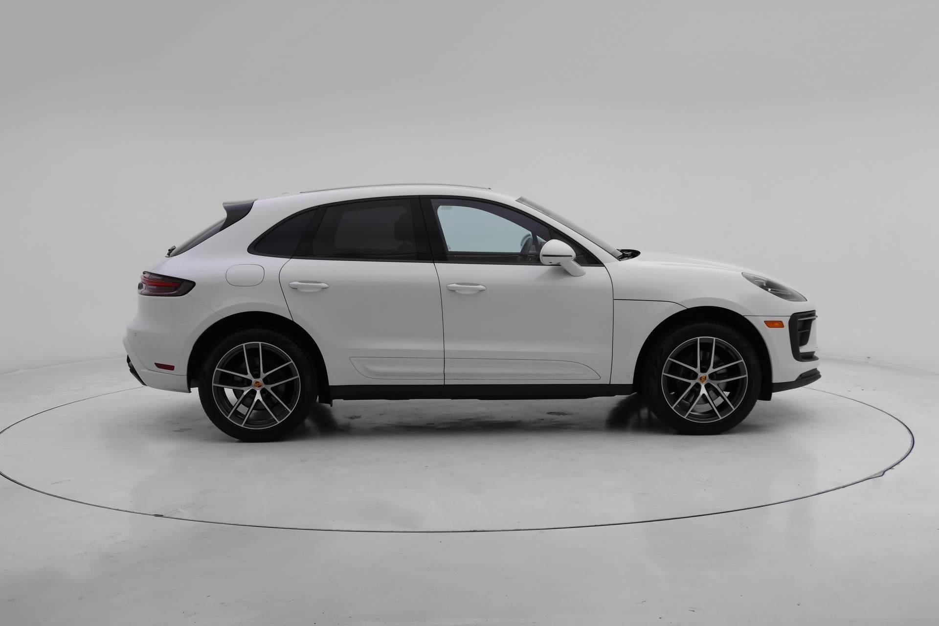 Used 2025 Porsche Macan image 18