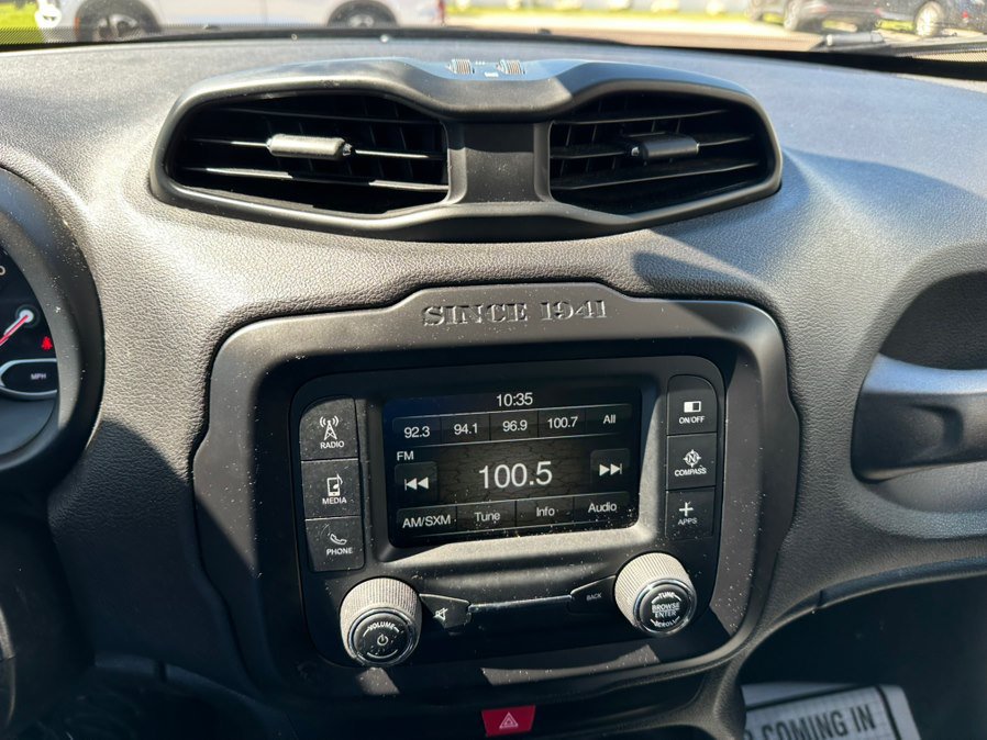 Used 2017 Jeep Renegade Latitude AWD/4WD image 19