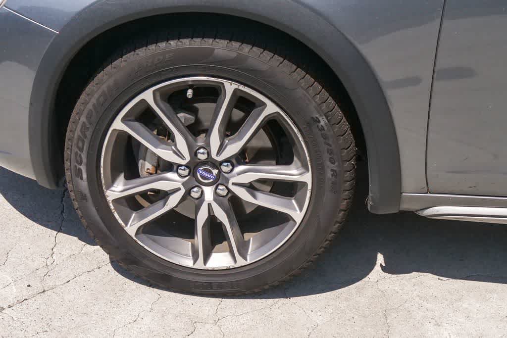 Used 2016 Volvo S60 T5 Cross Country Platinum AWD/4WD image 5