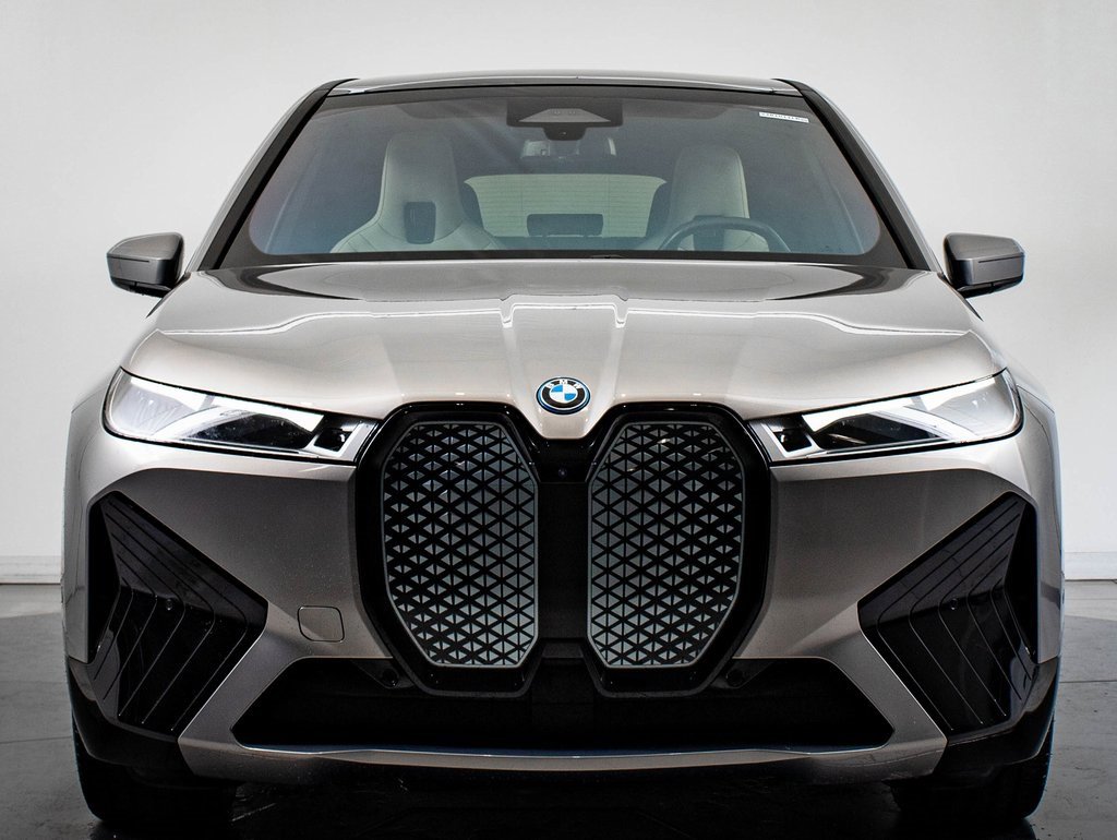 Used 2023 BMW iX M60 image 2