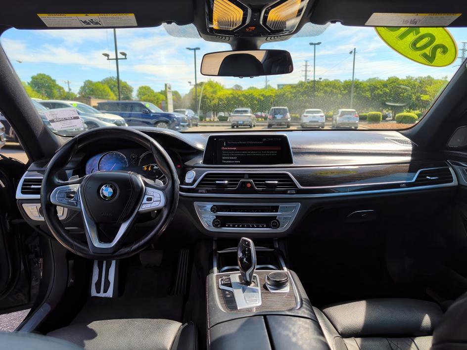Used 2018 BMW 750i xDrive image 11