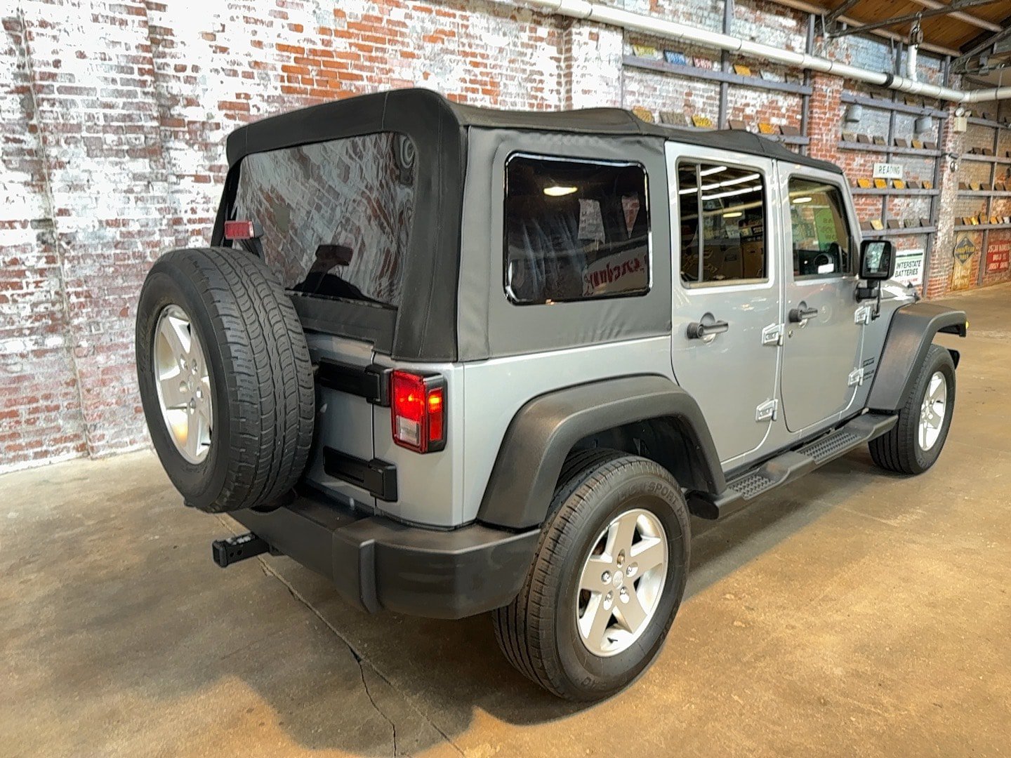 Used 2013 Jeep Wrangler Unlimited Sport AWD/4WD image 3