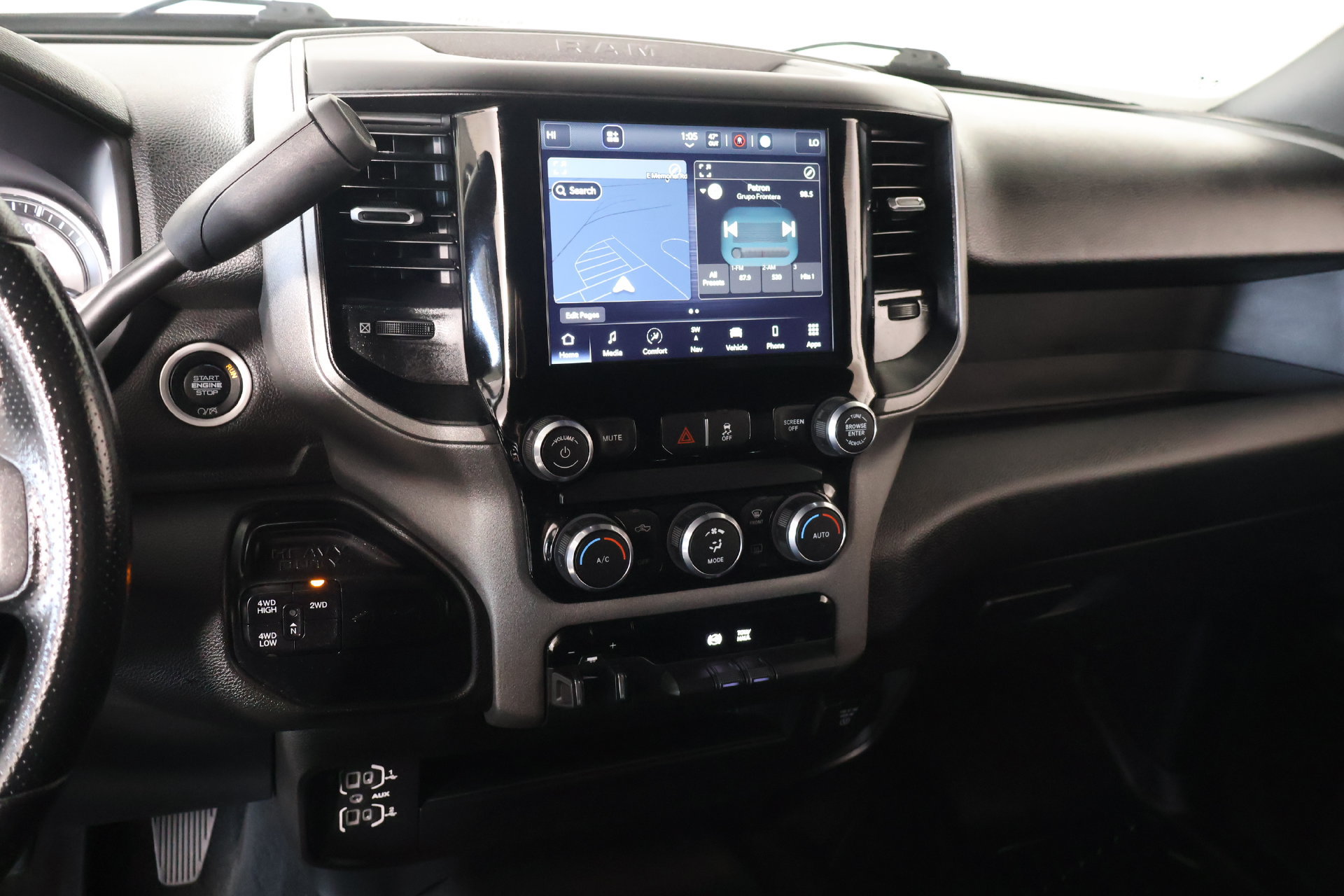 Used 2024 RAM 2500 Tradesman w/ Chrome Appearance Group AWD/4WD image 5