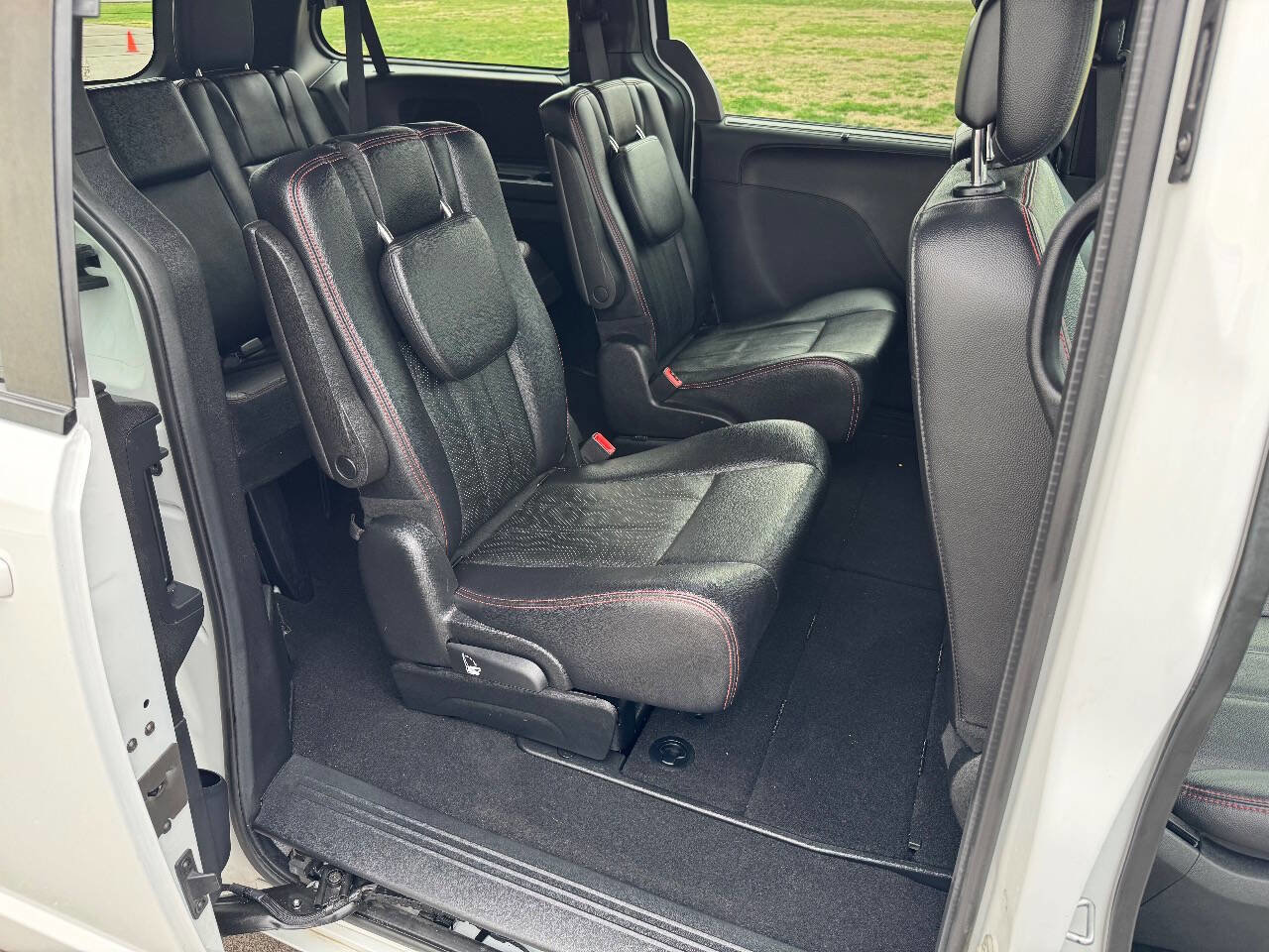Used 2019 Dodge Grand Caravan GT FWD image 18