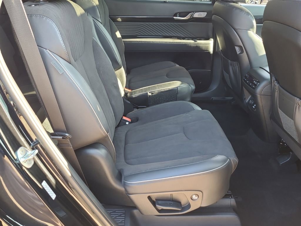 Used 2024 Hyundai Palisade Calligraphy image 18