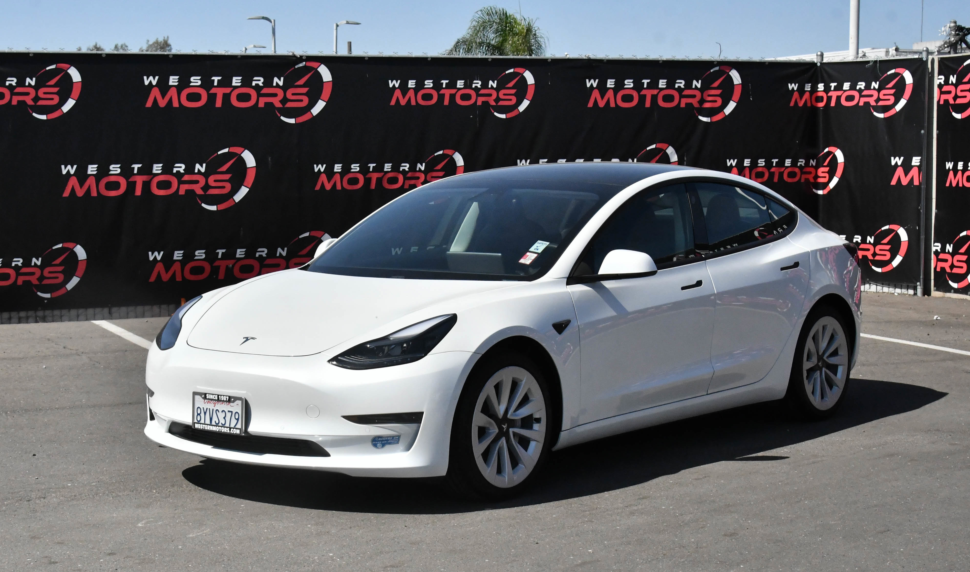 Used 2021 Tesla Model 3 Standard Range Plus RWD image 3