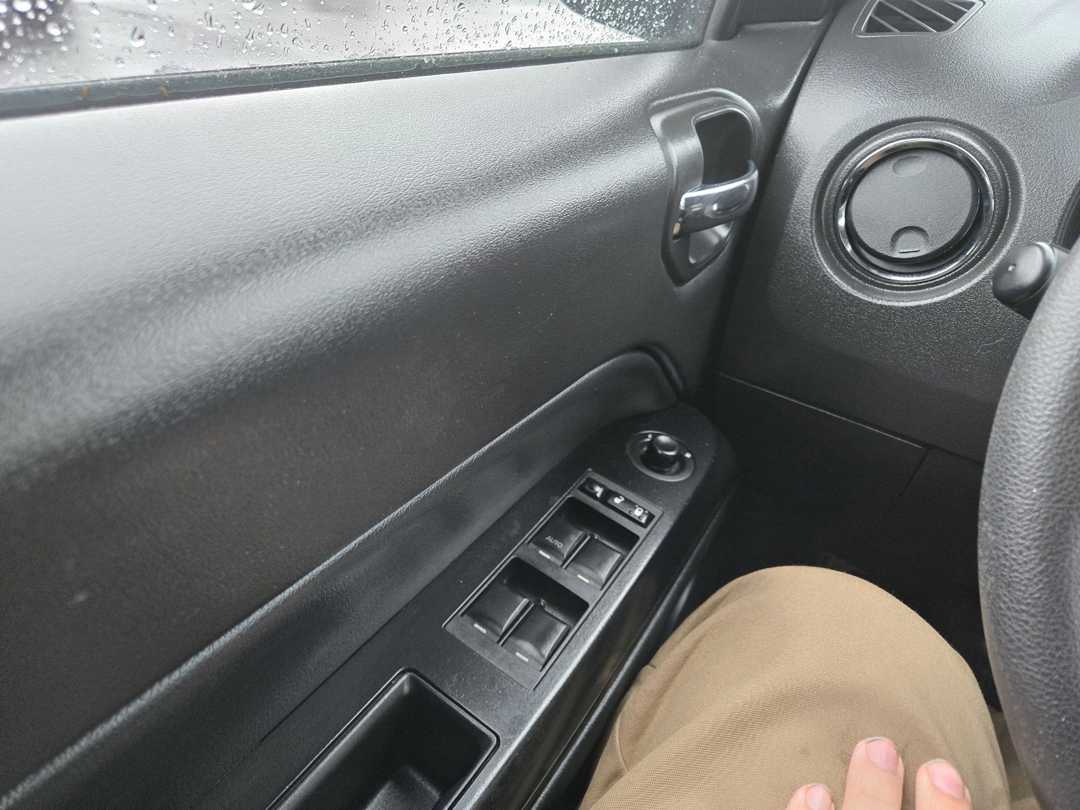 Used 2018 Jeep Compass Latitude w/ Popular Equipment Group image 11