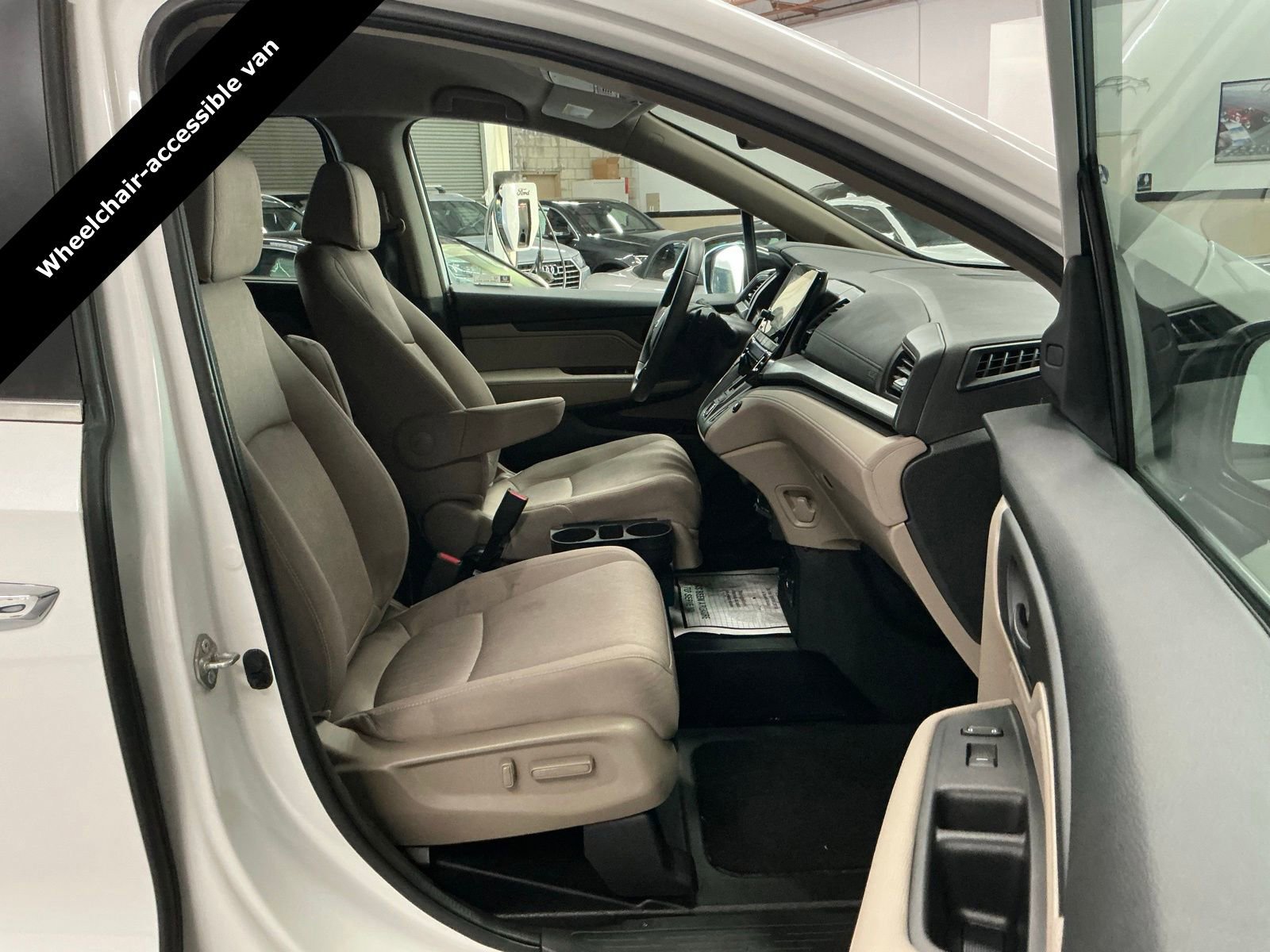 Used 2021 Honda Odyssey EX image 12