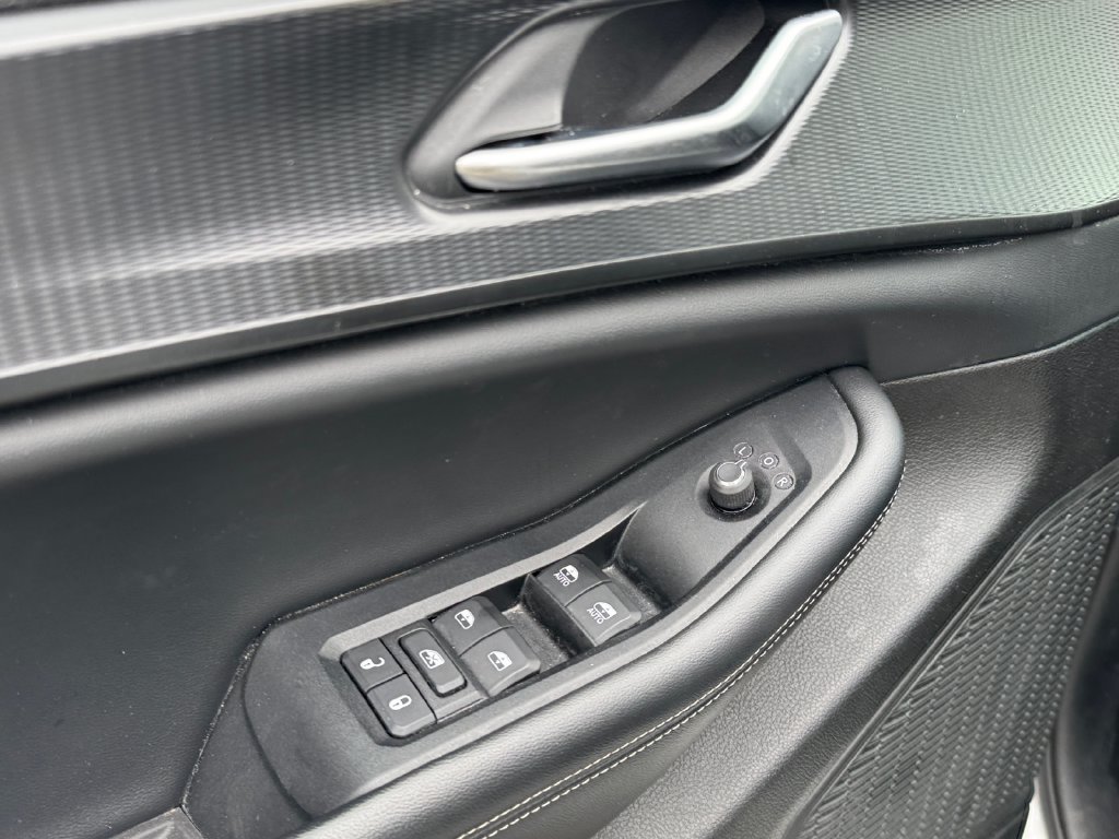 Used 2024 Jeep Grand Cherokee Altitude RWD image 17
