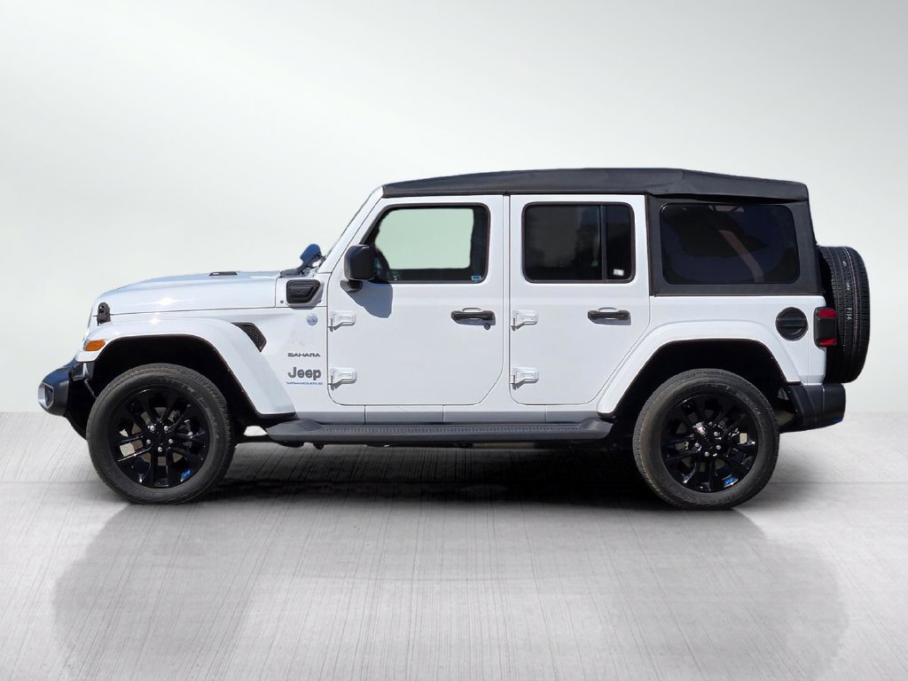Used 2023 Jeep Wrangler Unlimited Sahara w/ Cold Weather Group AWD/4WD image 7