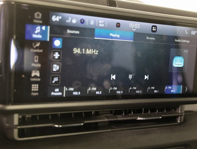 Used 2024 Jeep Wrangler Sport S image 10