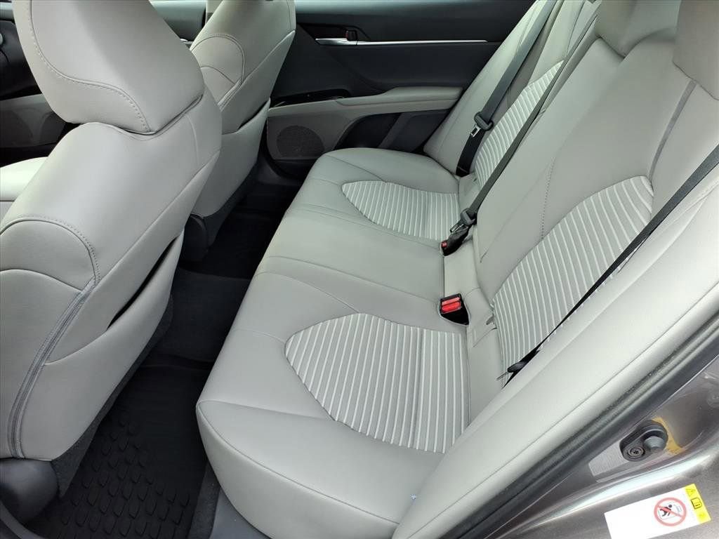 Used 2019 Toyota Camry SE image 13
