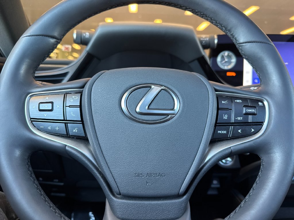 Used 2025 Lexus ES 350 w/ Premium Package FWD image 29