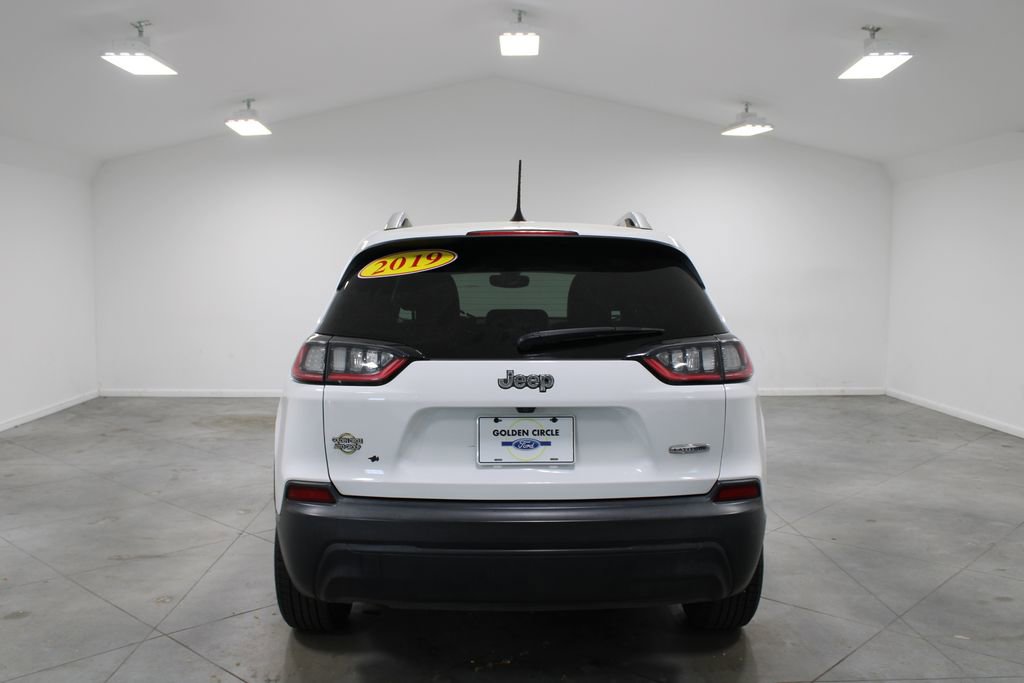 Used 2019 Jeep Cherokee Latitude Plus w/ Comfort/Convenience Group image 9