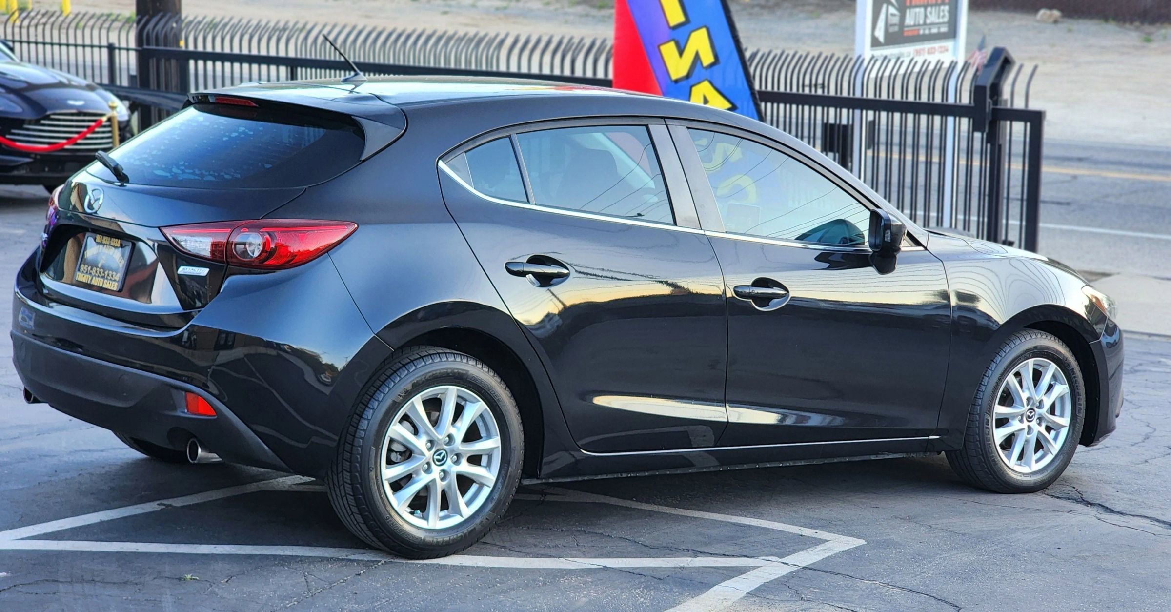 Used 2016 MAZDA MAZDA3 i Touring image 3