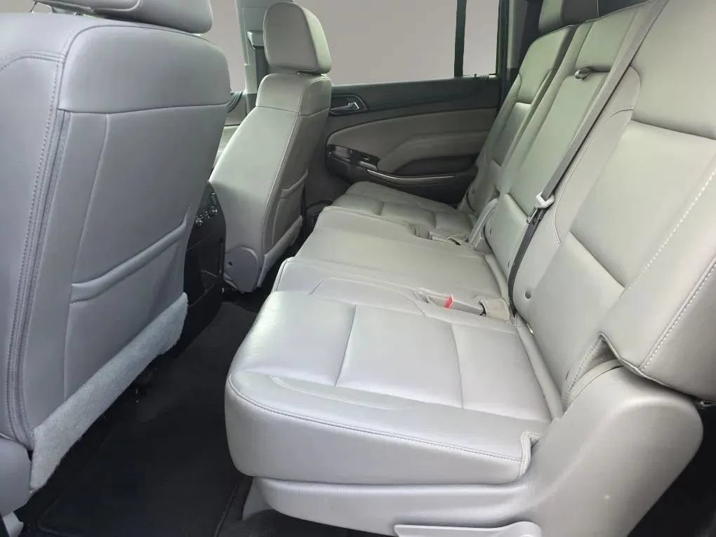 Used 2019 Chevrolet Suburban LT w/ Luxury Package AWD/4WD image 10