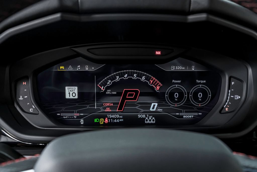 Used 2022 Lamborghini Urus AWD/4WD image 18