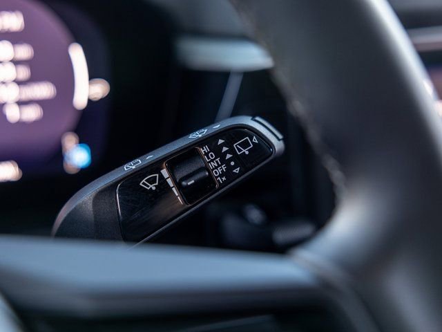 Certified 2025 Porsche Macan Electric RWD image 50