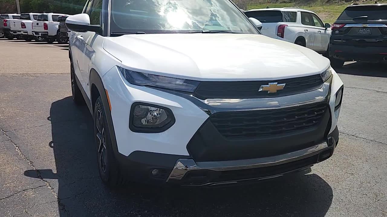 Used 2023 Chevrolet TrailBlazer ACTIV FWD image 2