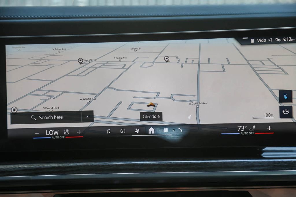 Used 2025 BMW i7 xDrive60 w/ Premium Package image 11