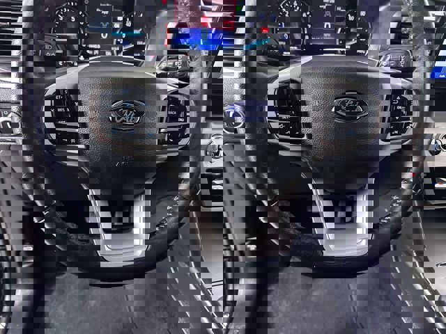 Used 2022 Ford Explorer XLT image 11