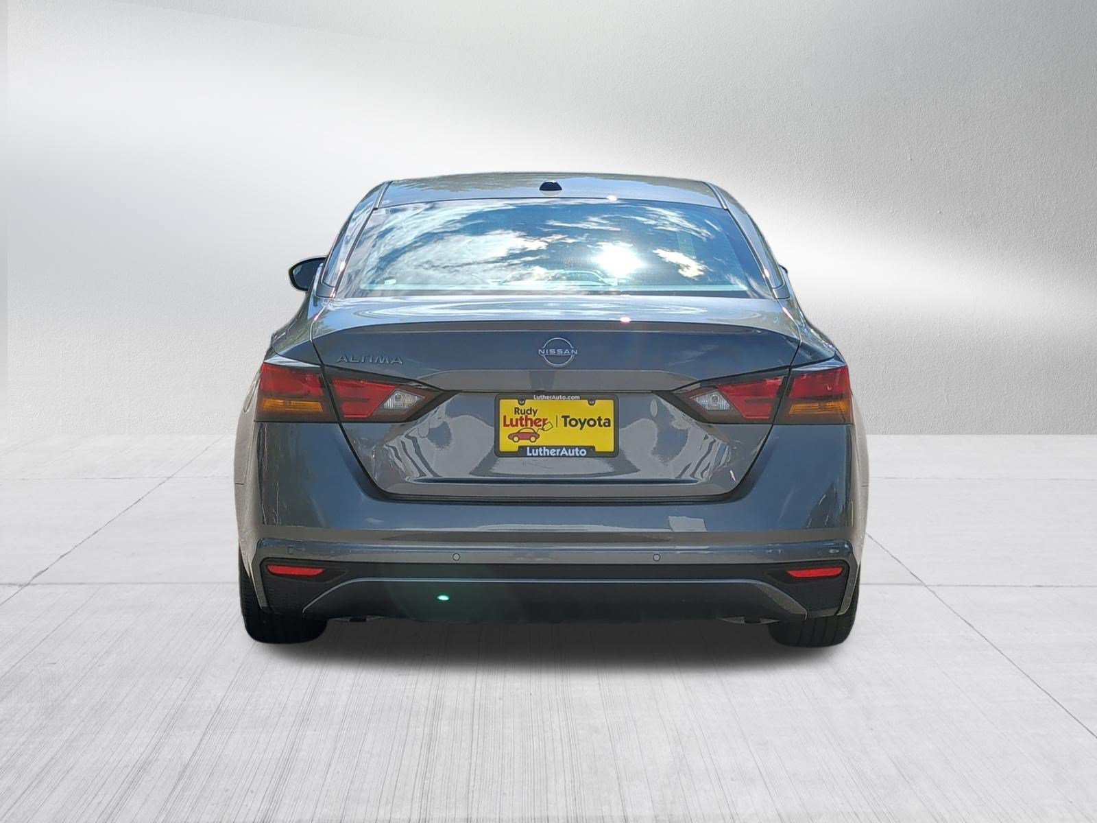 Used 2025 Nissan Altima 2.5 SV FWD image 6