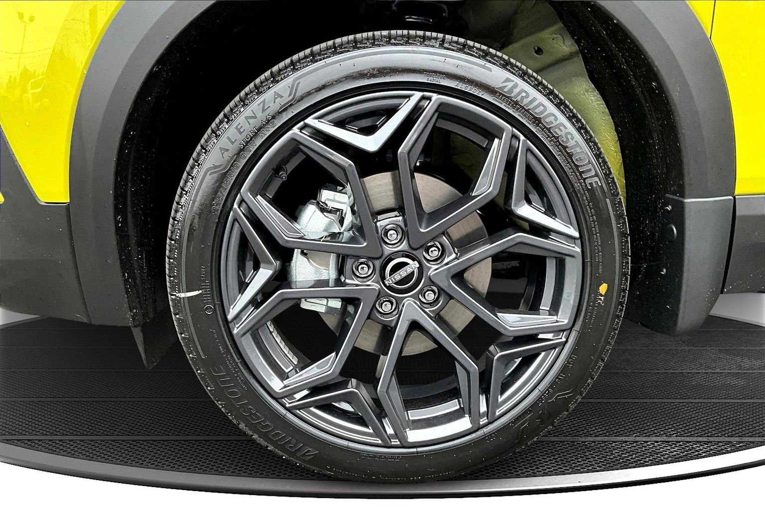 New 2026 Nissan Kicks SR w/ Cold Weather Package image 13