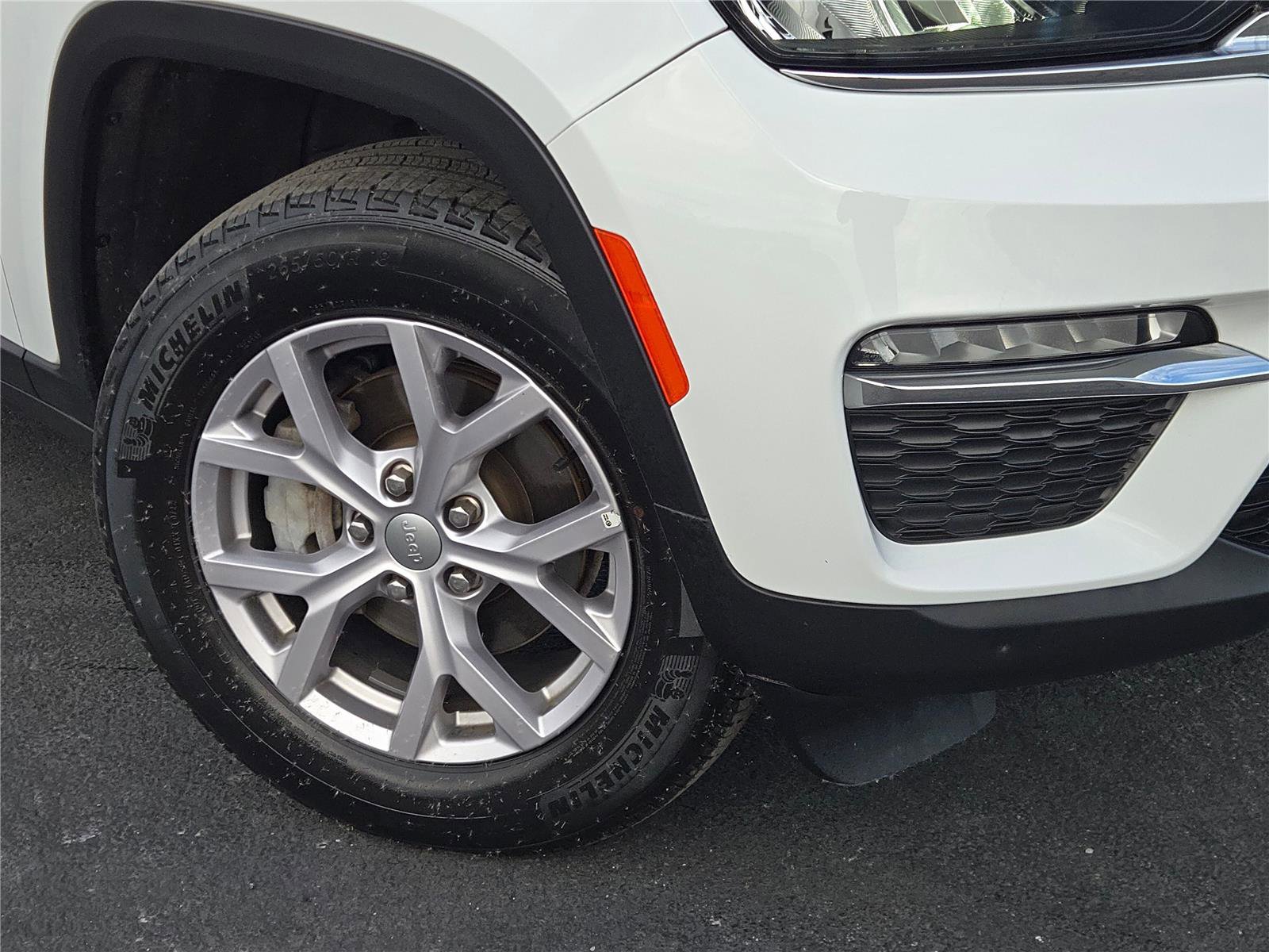 Certified 2022 Jeep Grand Cherokee Limited image 3