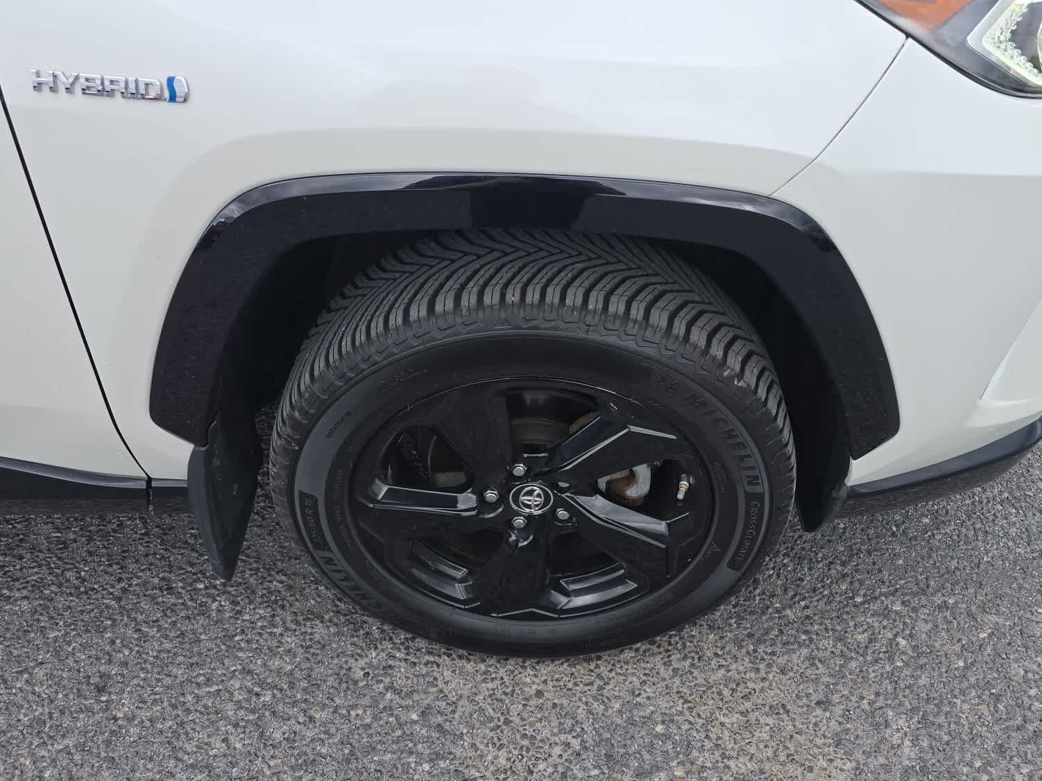 Used 2019 Toyota RAV4 XSE w/ Carpet Mat Package AWD/4WD image 3