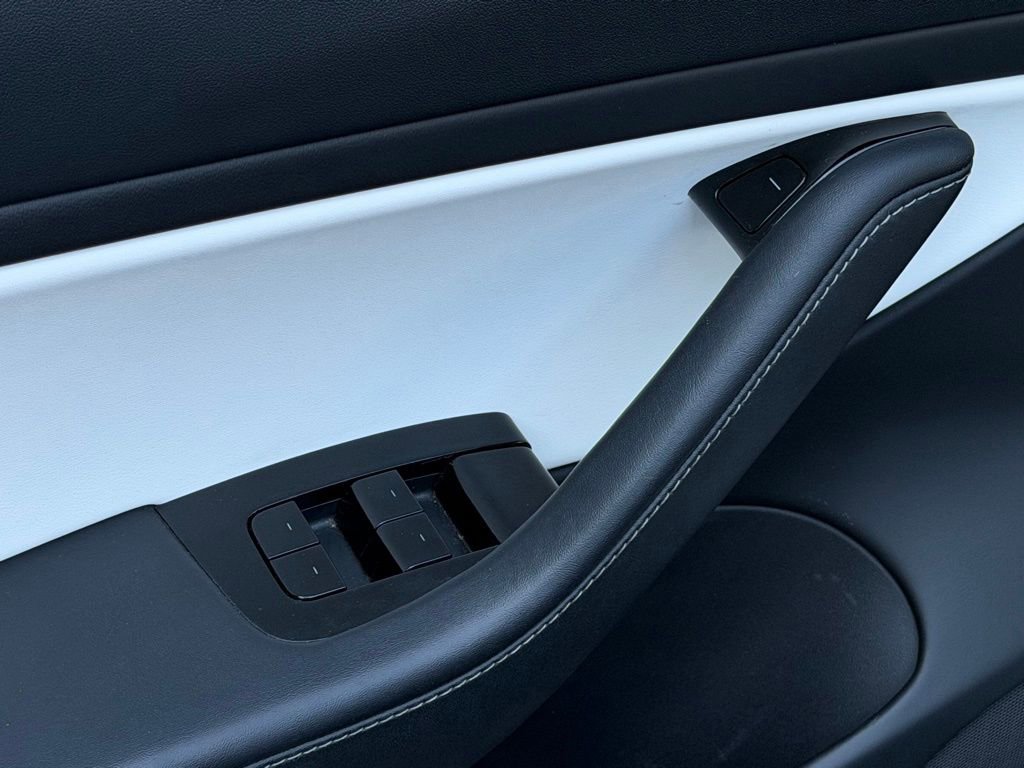 Used 2020 Tesla Model 3 Long Range AWD/4WD image 29