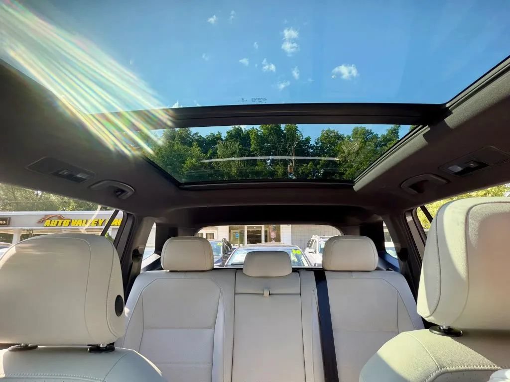 Used 2020 Volkswagen Tiguan SEL AWD/4WD image 13