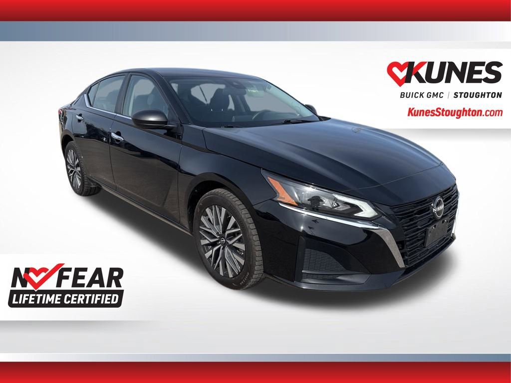 Used 2024 Nissan Altima 2.5 SV