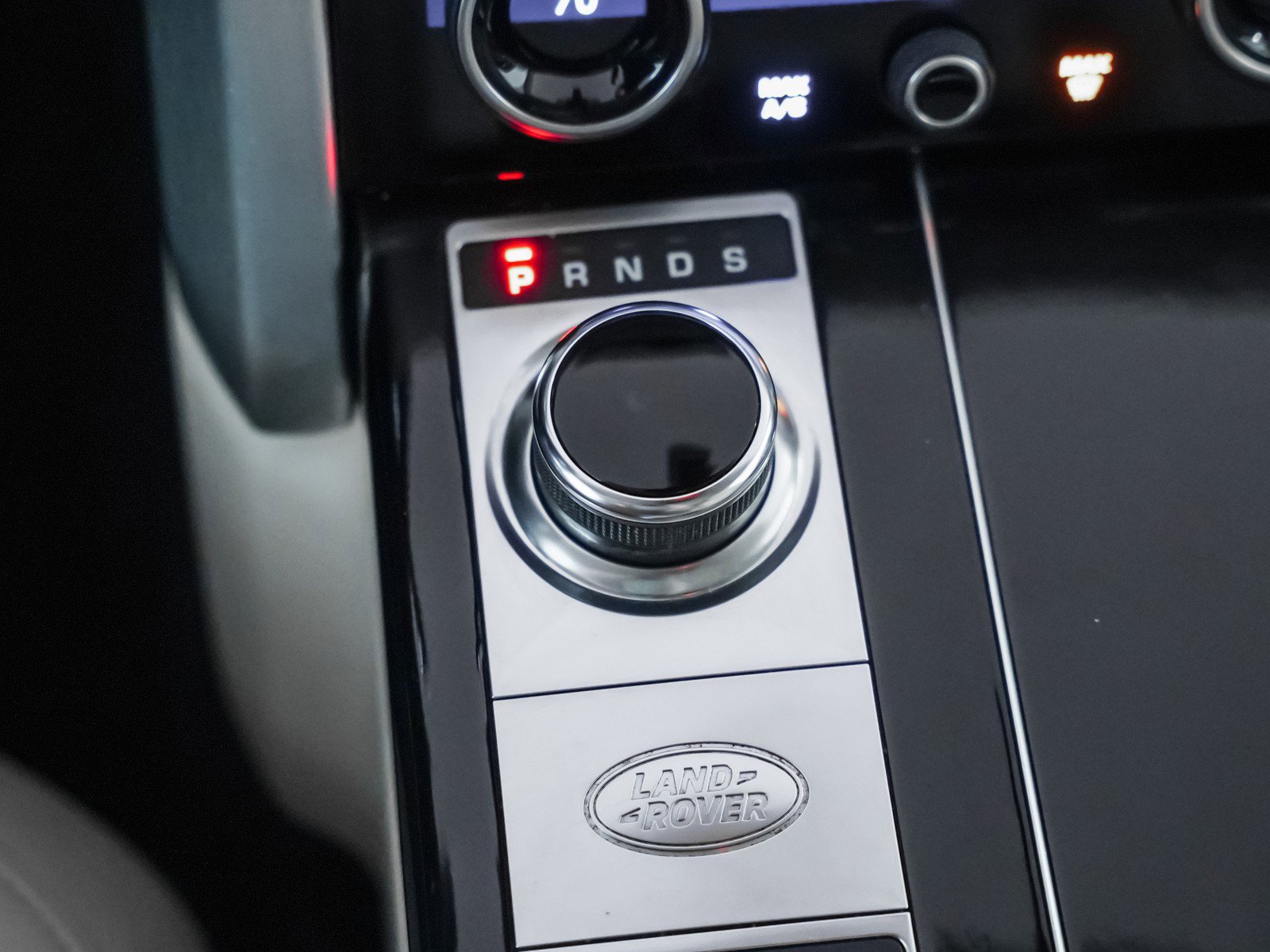 Used 2020 Land Rover Range Rover HSE image 16